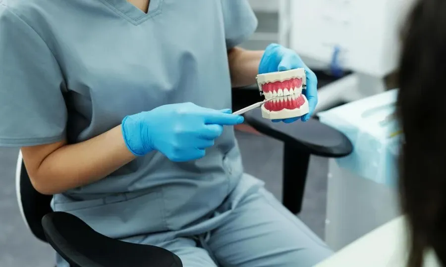 Removable dentures replacing missing teeth